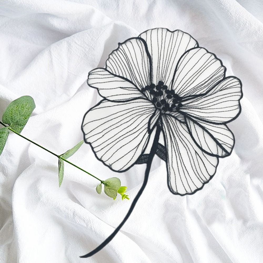 Embroidery On Black Shirt - Naszywka haftowana, aplikacja z haftowanymi kwiatami,