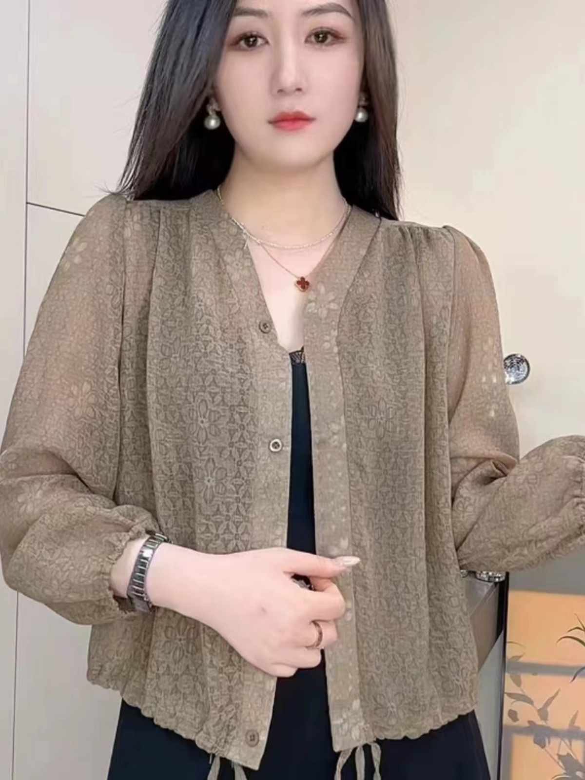 Embroidery Cardigan - Elegancki, długi rękaw, kwiatowy haft, letnia