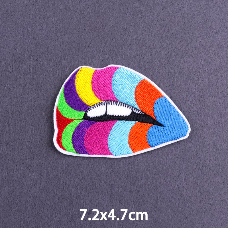 Naszywki w kształcie serca „Lo – Embroidery Lips recenzja i cena