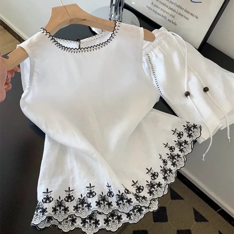 Prosty komplet damski w stylu  – Embroidery Class recenzja i cena