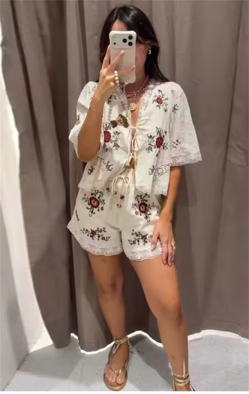 Letni damski komplet 2026: beż – Embroidery Cardigan recenzja i cena