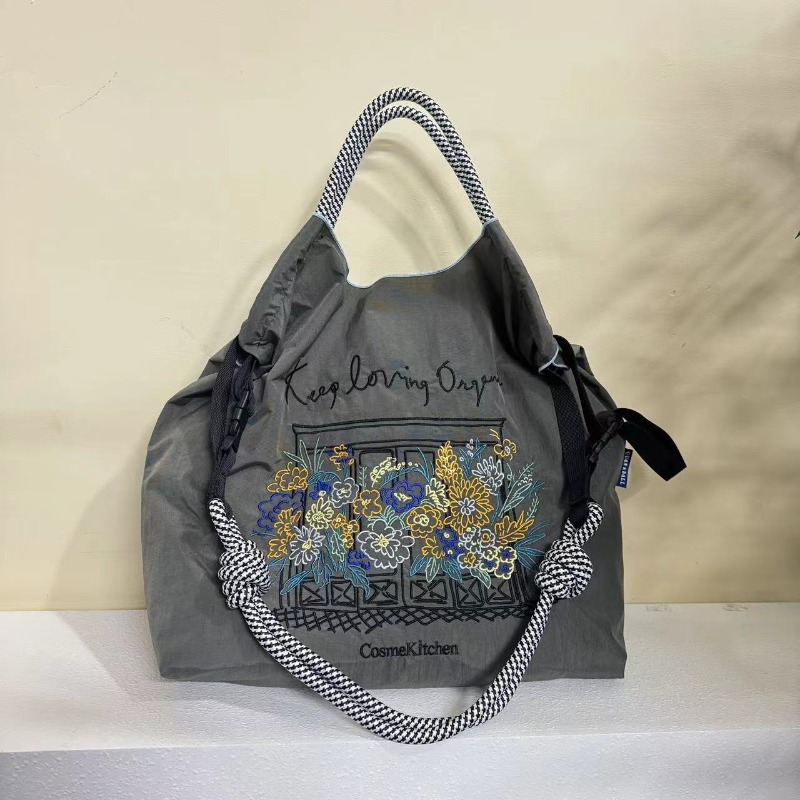 Torba listonoszka z nylonu o d – Embroidery Net Dress recenzja i cena